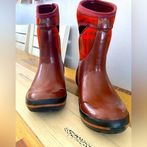 Womens Bogs waterproof boots size 7